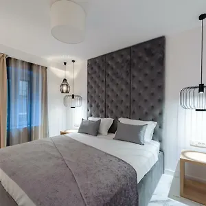 https://royal-luxury-room.splithotels.org